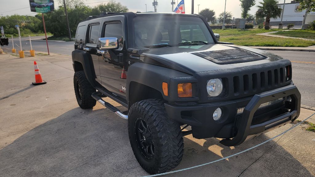 Photo 3 of this HUMMER H3