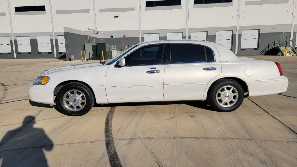 2001 LINCOLN TOWN CAR