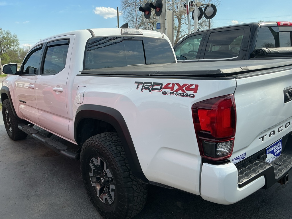Photo 4 of this TOYOTA TACOMA