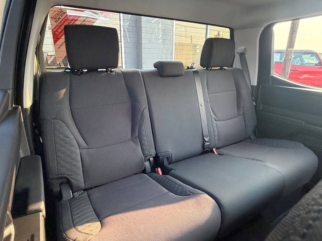 Photo 35 of this TOYOTA TUNDRA