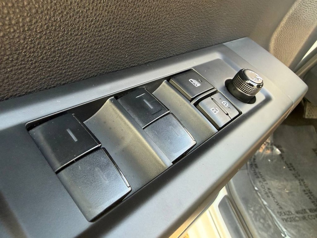Photo 15 of this TOYOTA TUNDRA