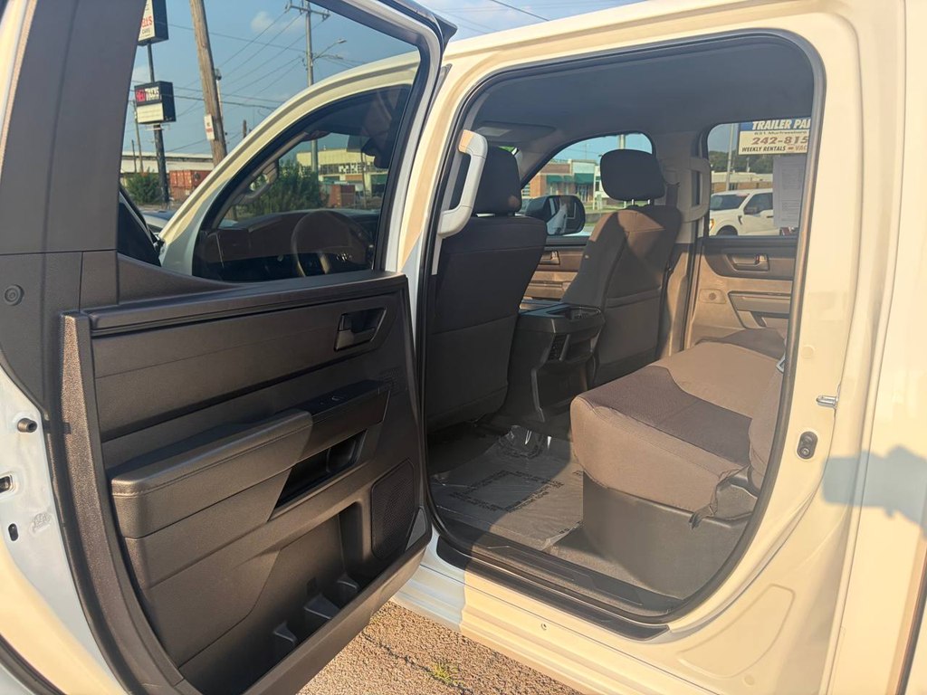 Photo 12 of this TOYOTA TUNDRA