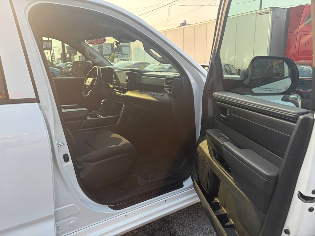 Photo 13 of this TOYOTA TUNDRA