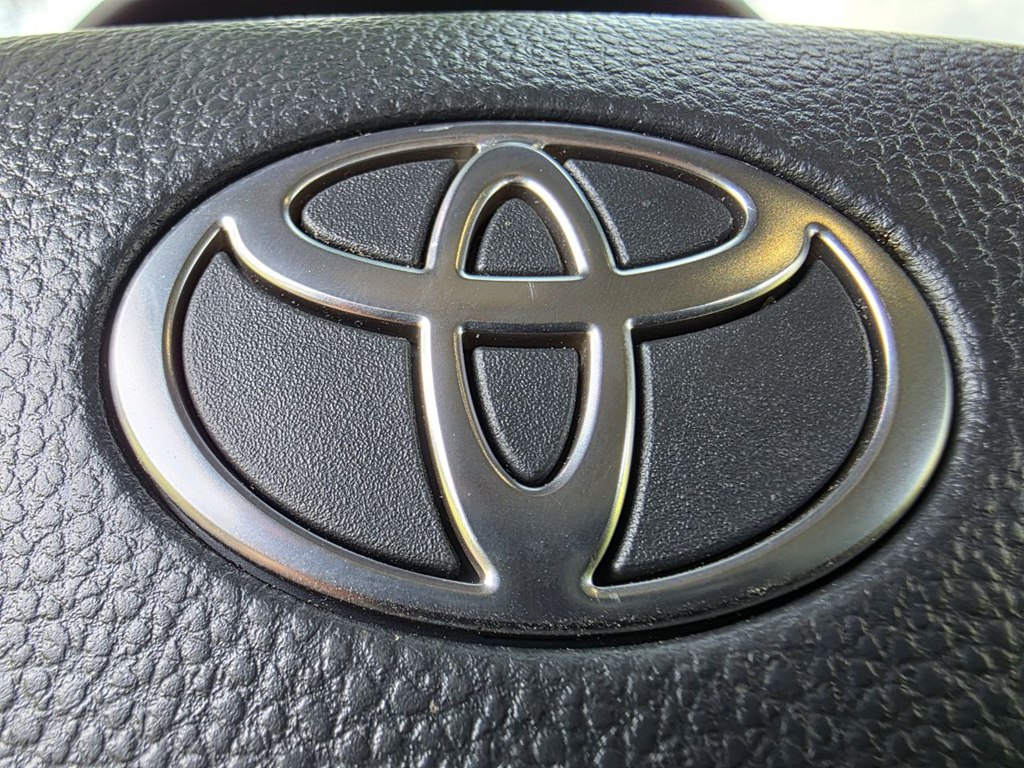 Photo 23 of this TOYOTA CAMRY
