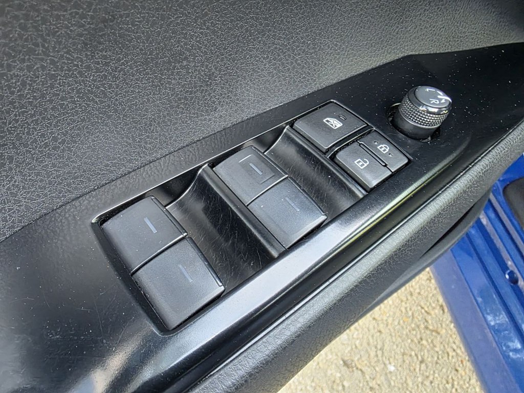 Photo 15 of this TOYOTA CAMRY