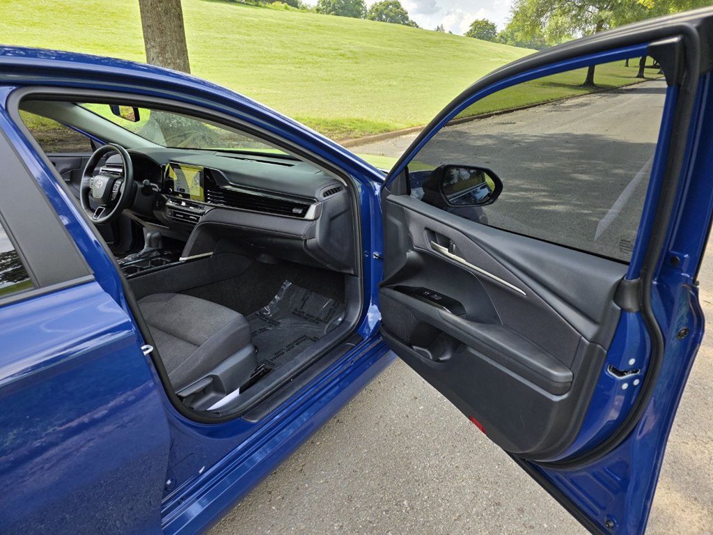 Photo 13 of this TOYOTA CAMRY