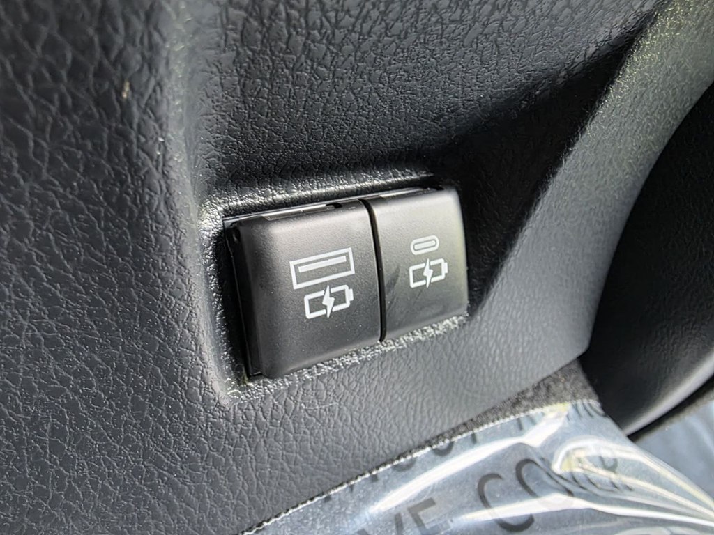 Photo 35 of this TOYOTA CAMRY