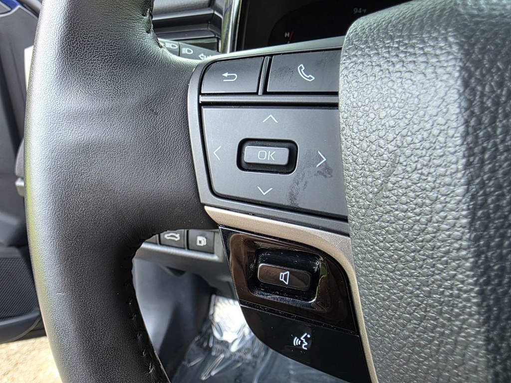 Photo 21 of this TOYOTA CAMRY