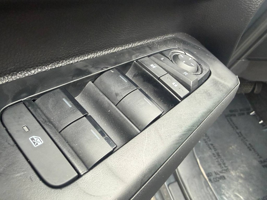 Photo 14 of this TOYOTA TACOMA