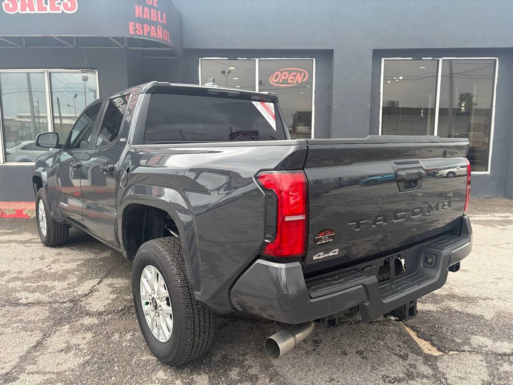Photo 4 of this TOYOTA TACOMA