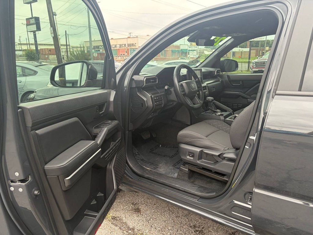 Photo 10 of this TOYOTA TACOMA