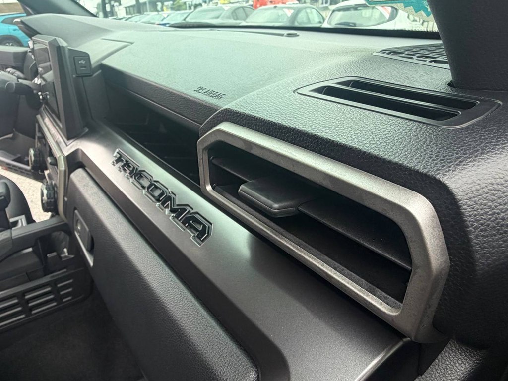 Photo 35 of this TOYOTA TACOMA