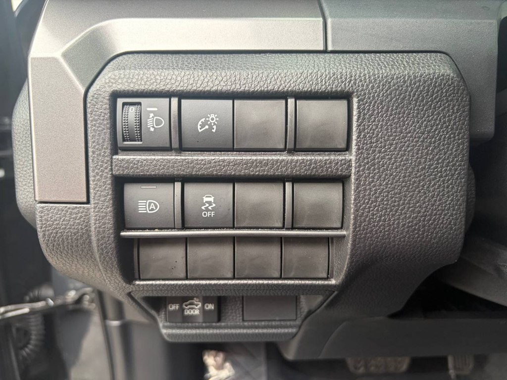 Photo 18 of this TOYOTA TACOMA