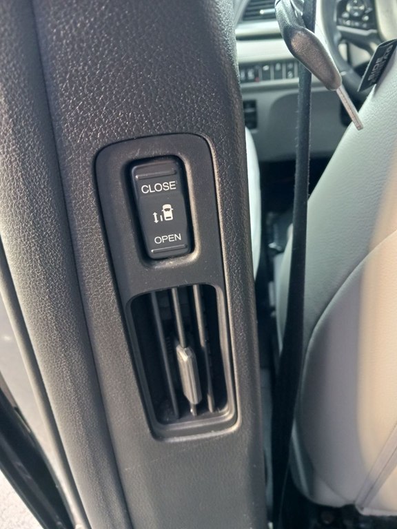 Photo 33 of this HONDA ODYSSEY
