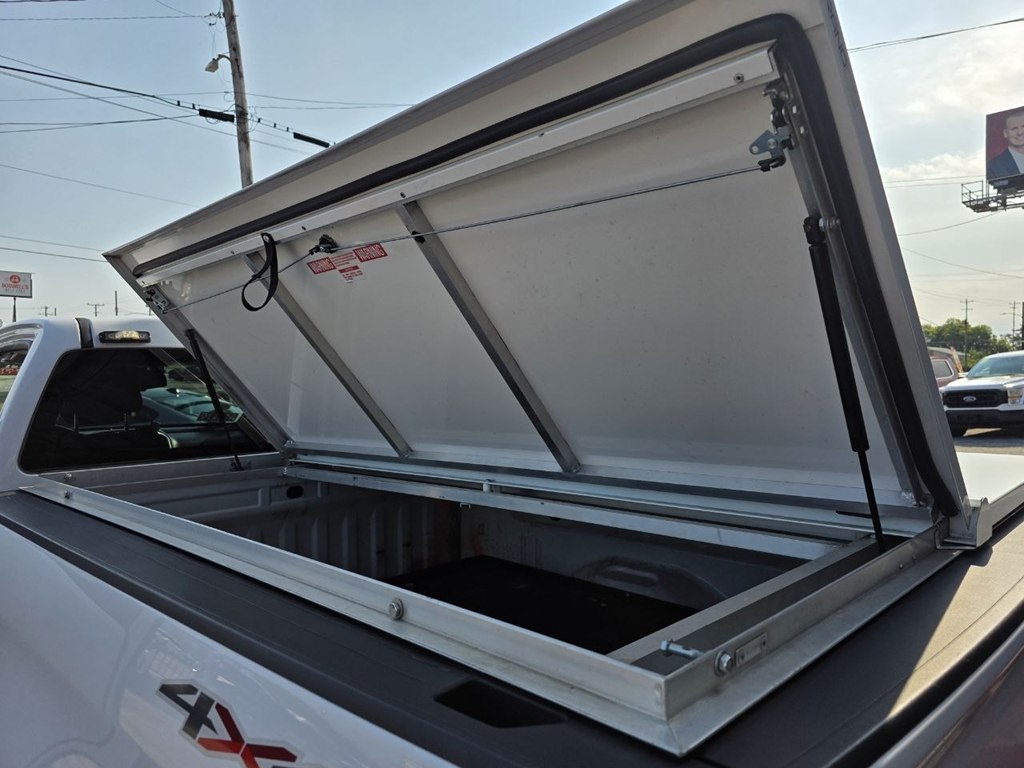 Photo 40 of this CHEVROLET COLORADO