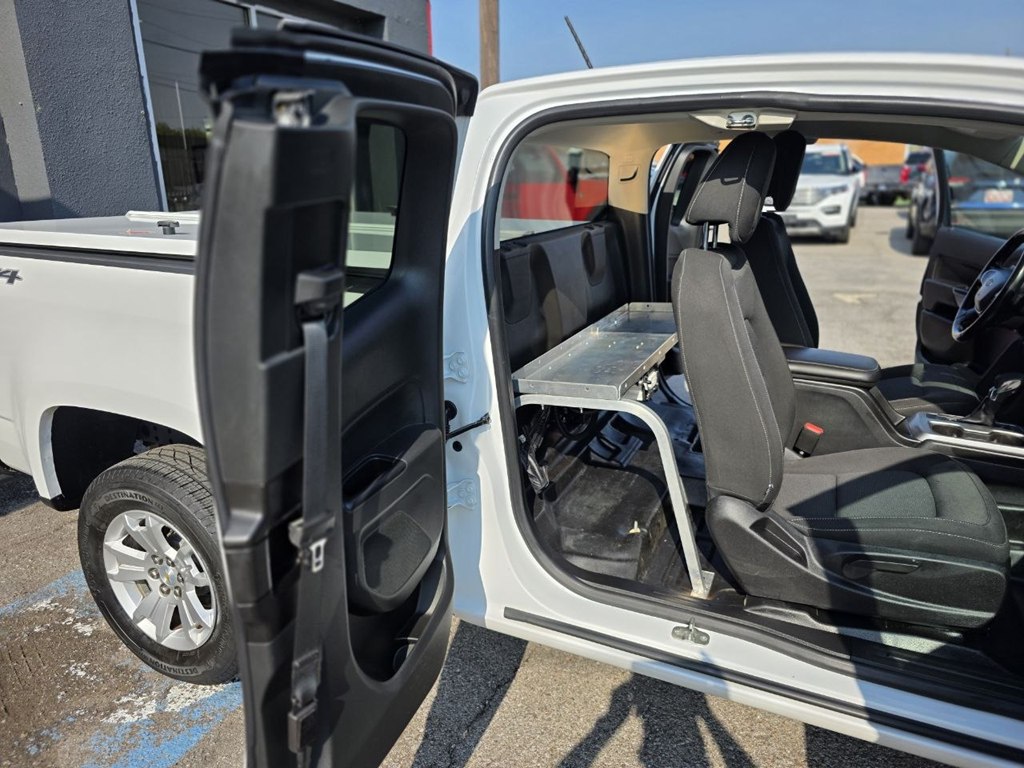 Photo 13 of this CHEVROLET COLORADO