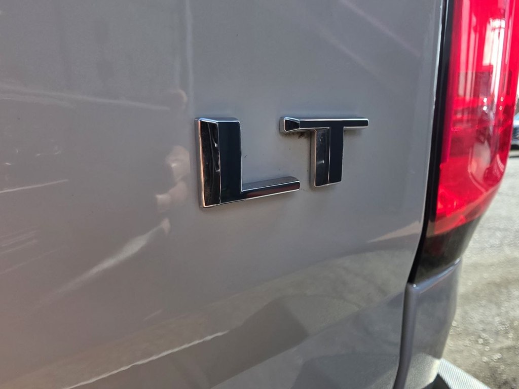 Photo 51 of this CHEVROLET COLORADO