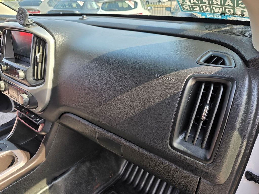 Photo 32 of this CHEVROLET COLORADO