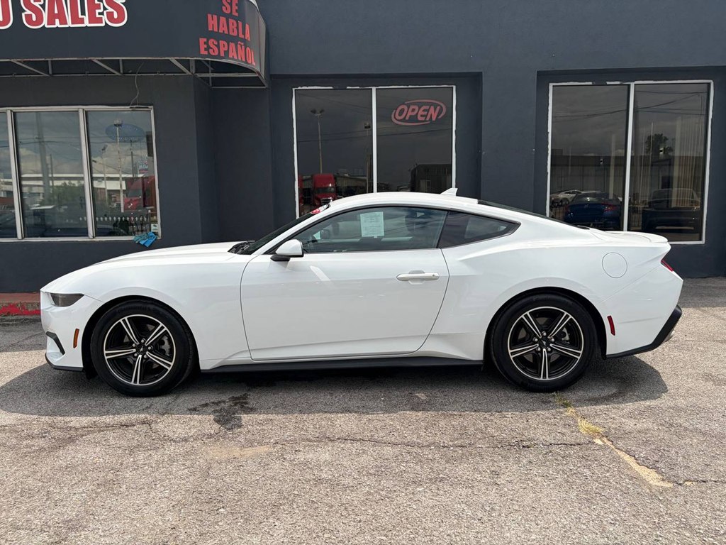 Photo 3 of this FORD MUSTANG