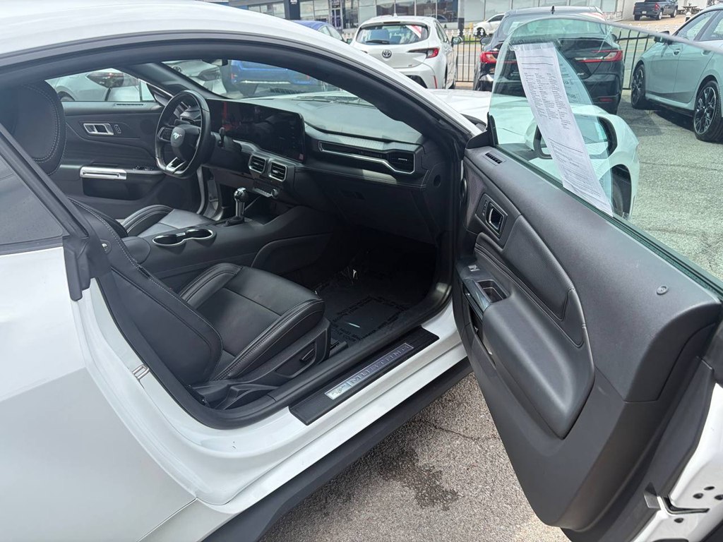 Photo 11 of this FORD MUSTANG