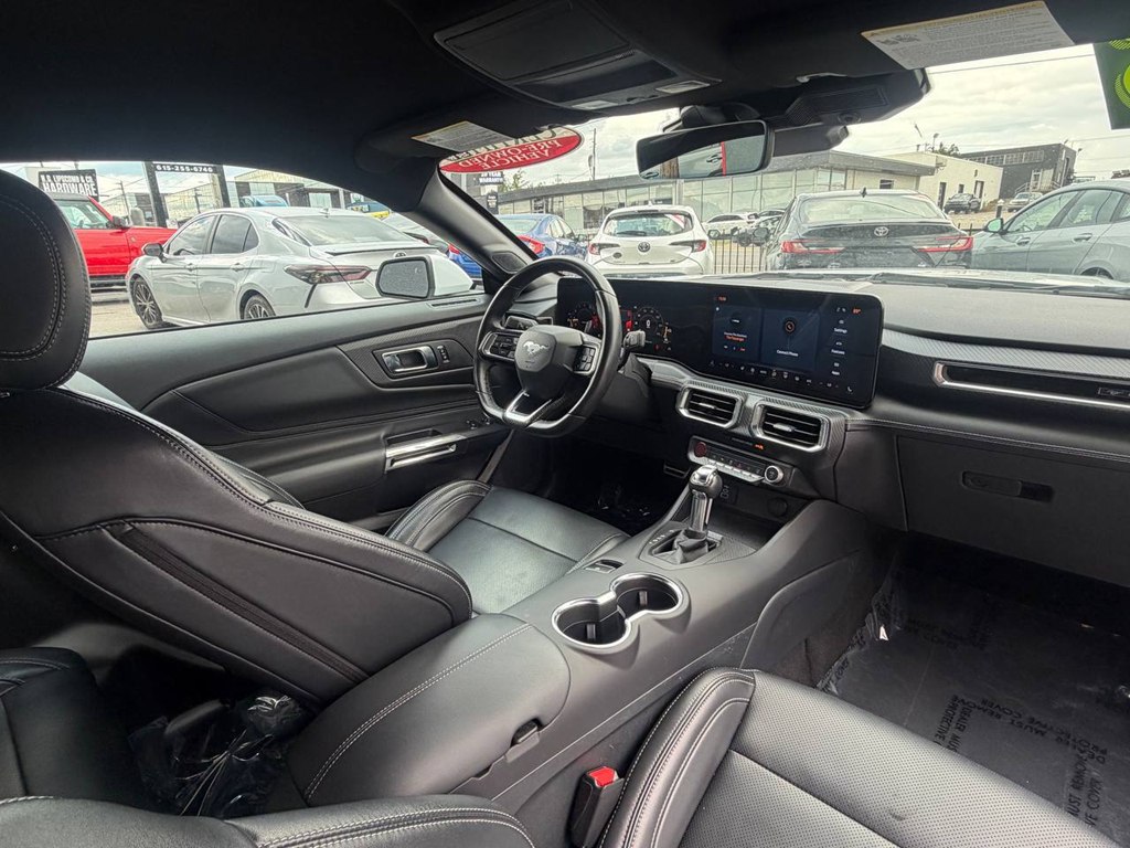 Photo 33 of this FORD MUSTANG