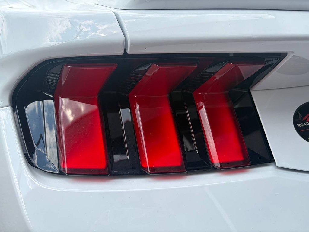 Photo 35 of this FORD MUSTANG