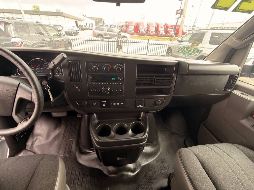 Photo 16 of this CHEVROLET EXPRESS G2500