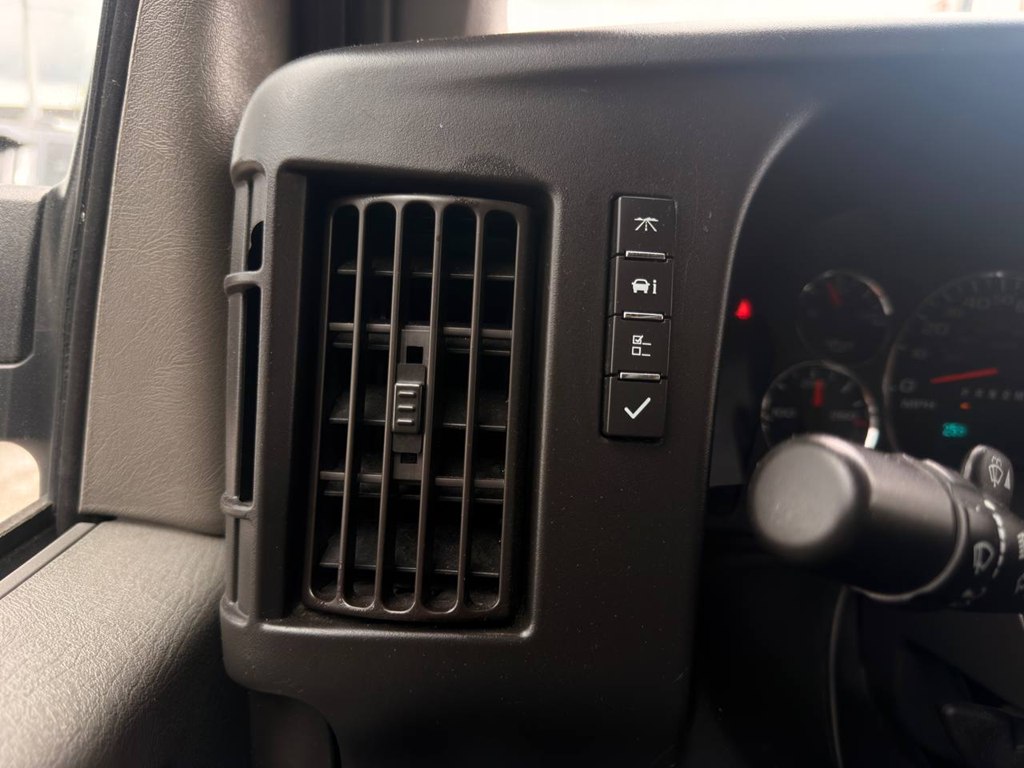 Photo 21 of this CHEVROLET EXPRESS G2500