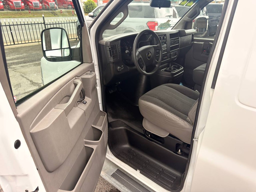 Photo 10 of this CHEVROLET EXPRESS G2500