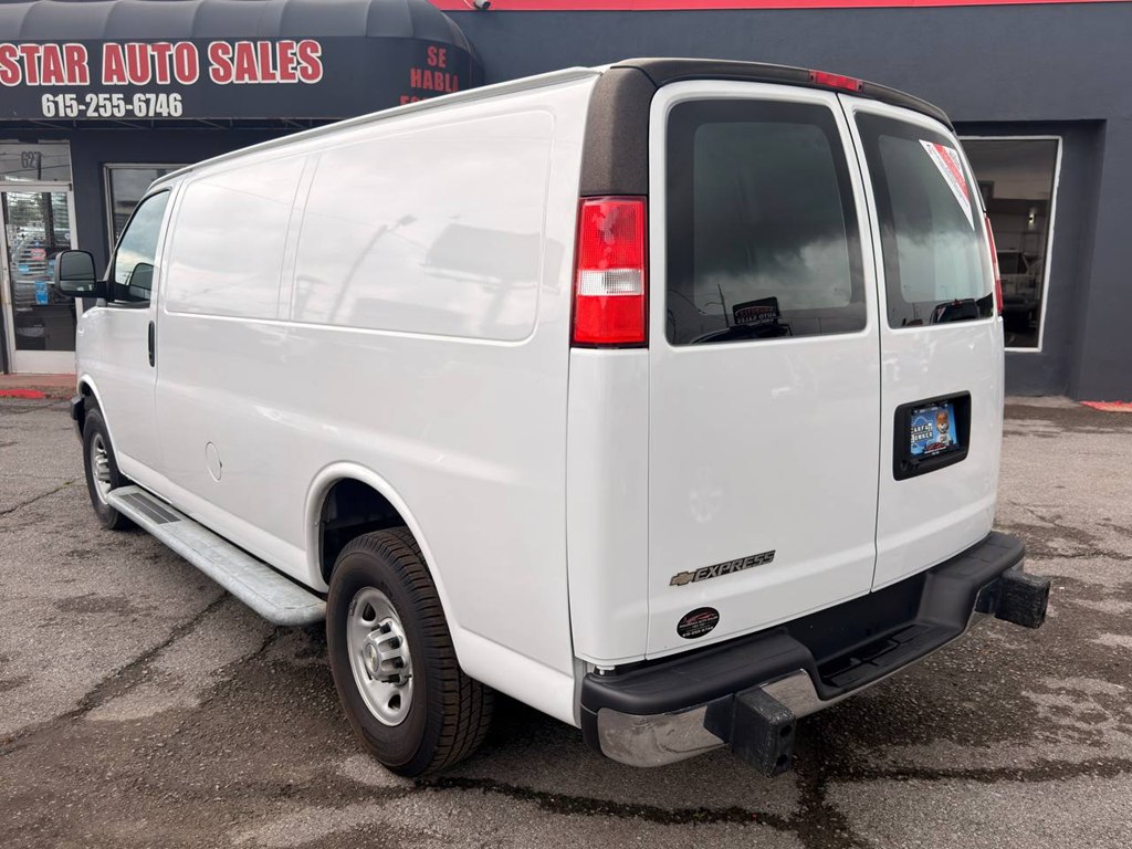 Photo 4 of this CHEVROLET EXPRESS G2500