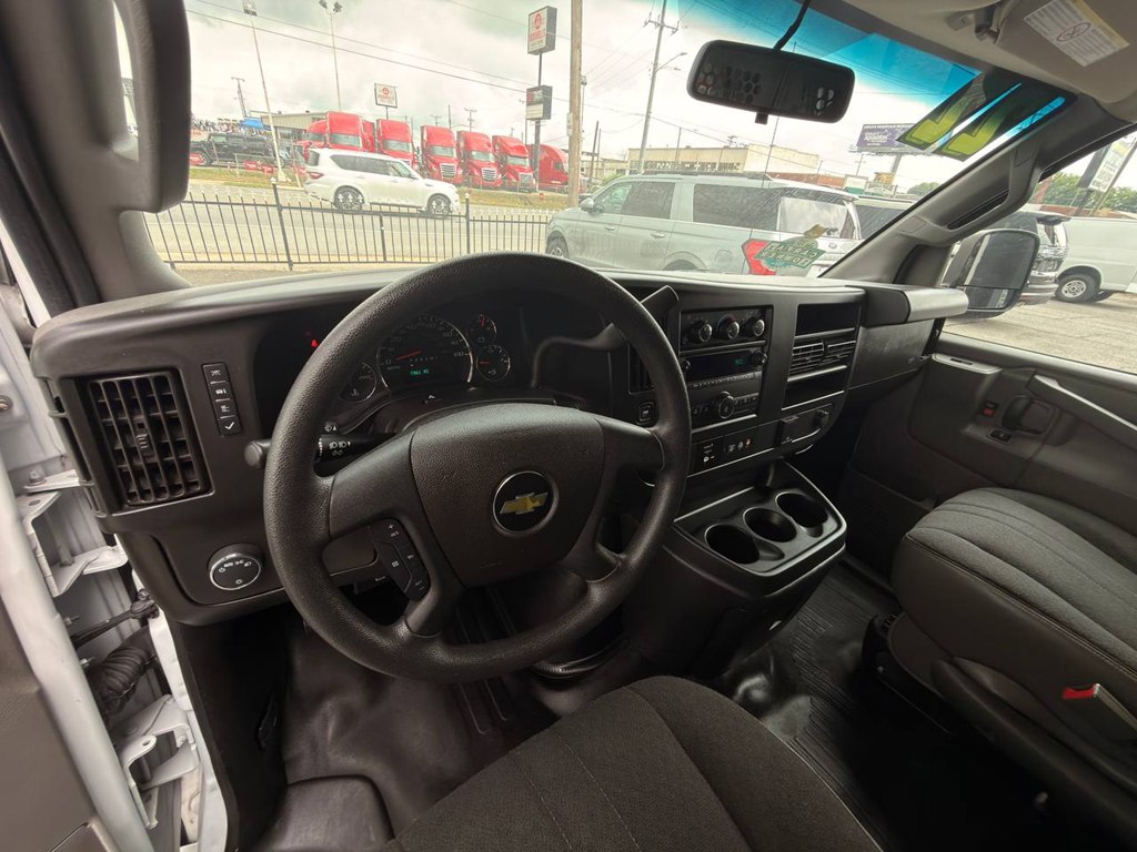 Photo 15 of this CHEVROLET EXPRESS G2500