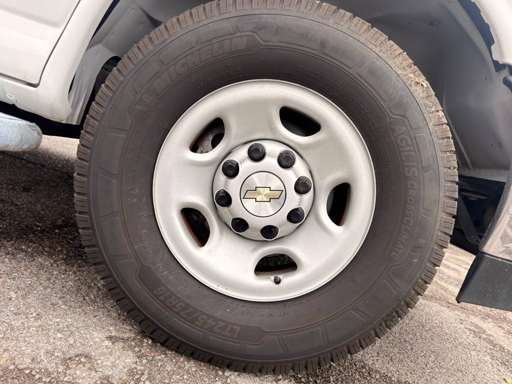 Photo 51 of this CHEVROLET EXPRESS G2500