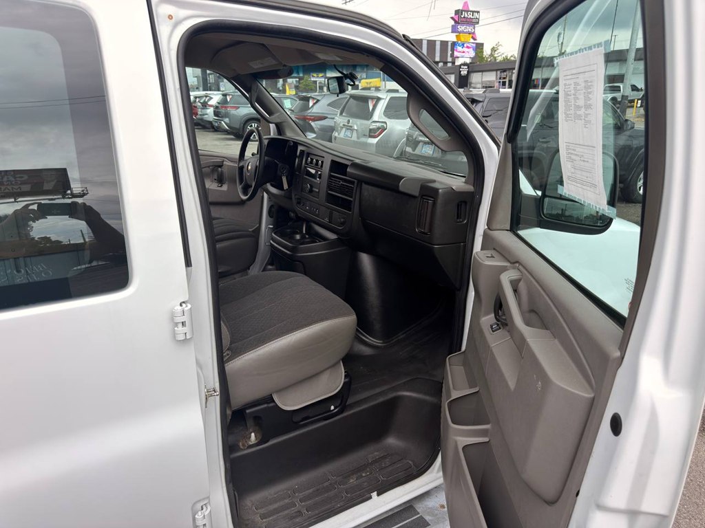 Photo 12 of this CHEVROLET EXPRESS G2500