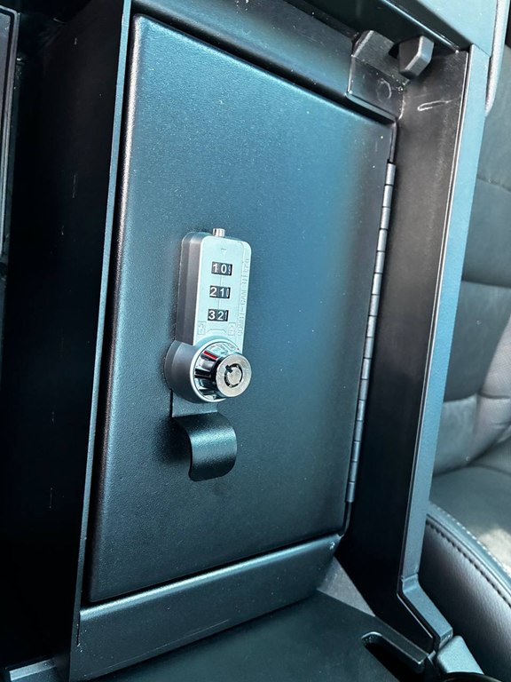 Photo 23 of this TOYOTA TUNDRA