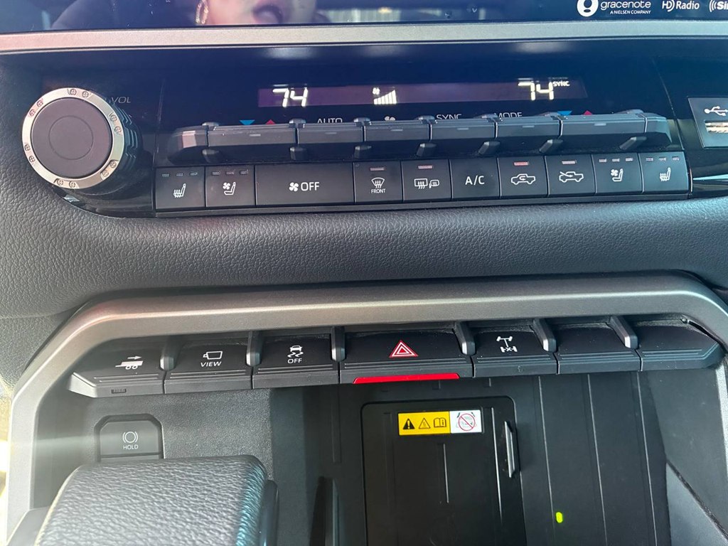 Photo 18 of this TOYOTA TUNDRA