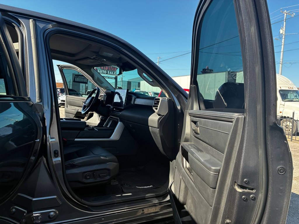 Photo 11 of this TOYOTA TUNDRA