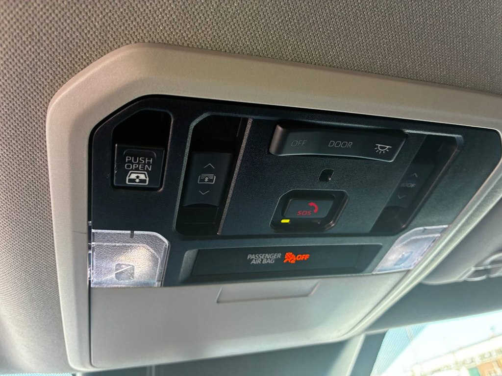Photo 17 of this TOYOTA TUNDRA