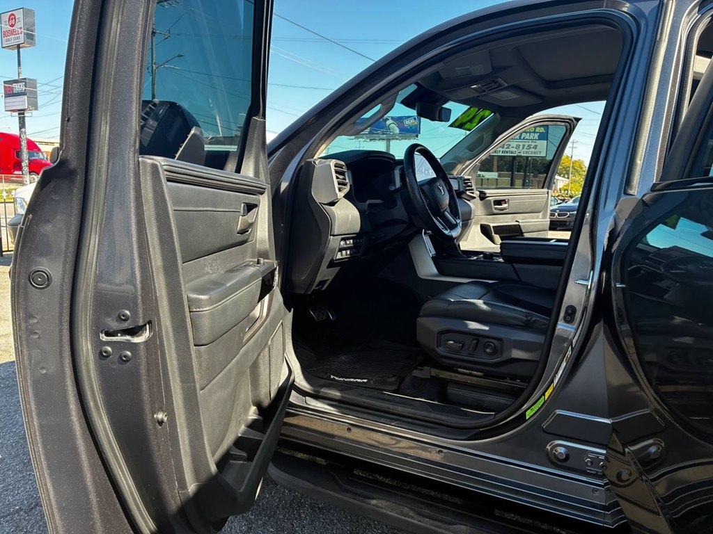 Photo 9 of this TOYOTA TUNDRA