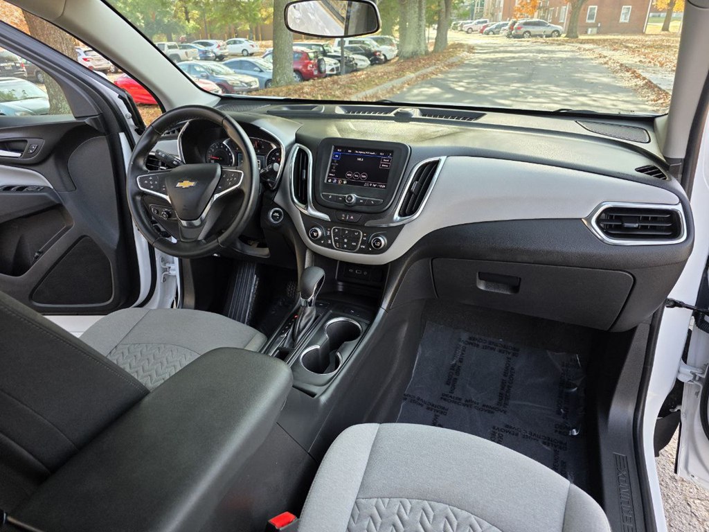 Photo 14 of this CHEVROLET EQUINOX