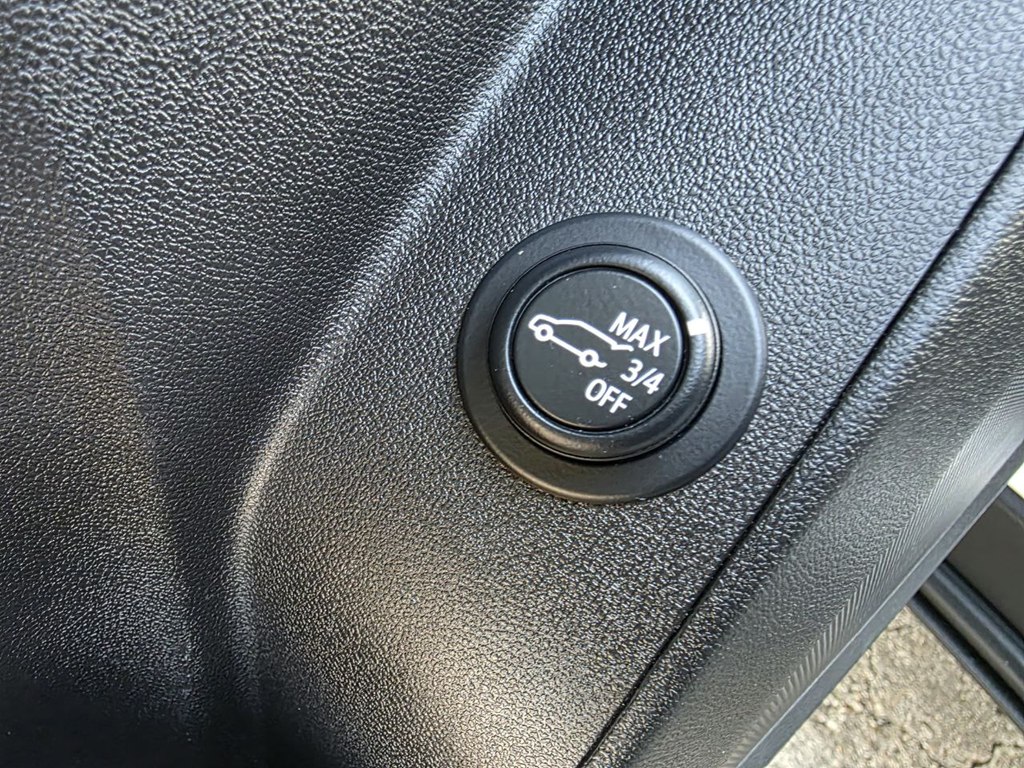 Photo 30 of this CHEVROLET EQUINOX