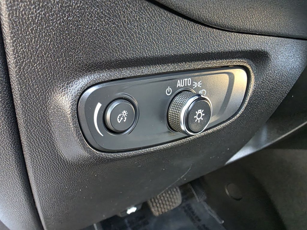 Photo 27 of this CHEVROLET EQUINOX