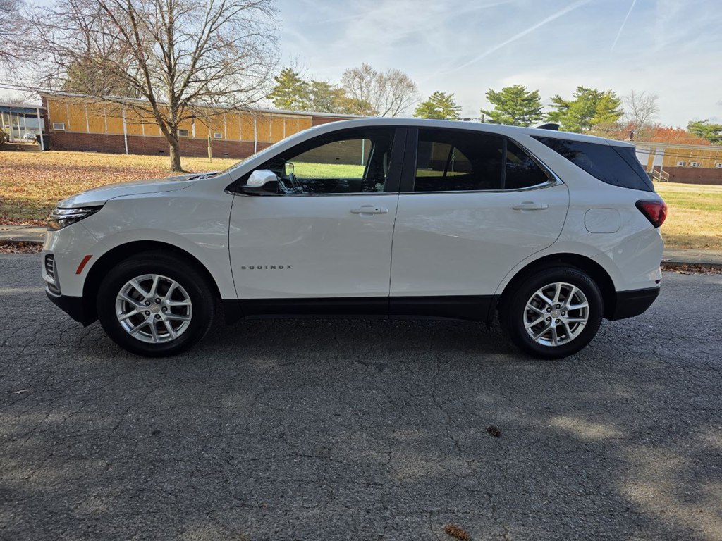 Photo 3 of this CHEVROLET EQUINOX