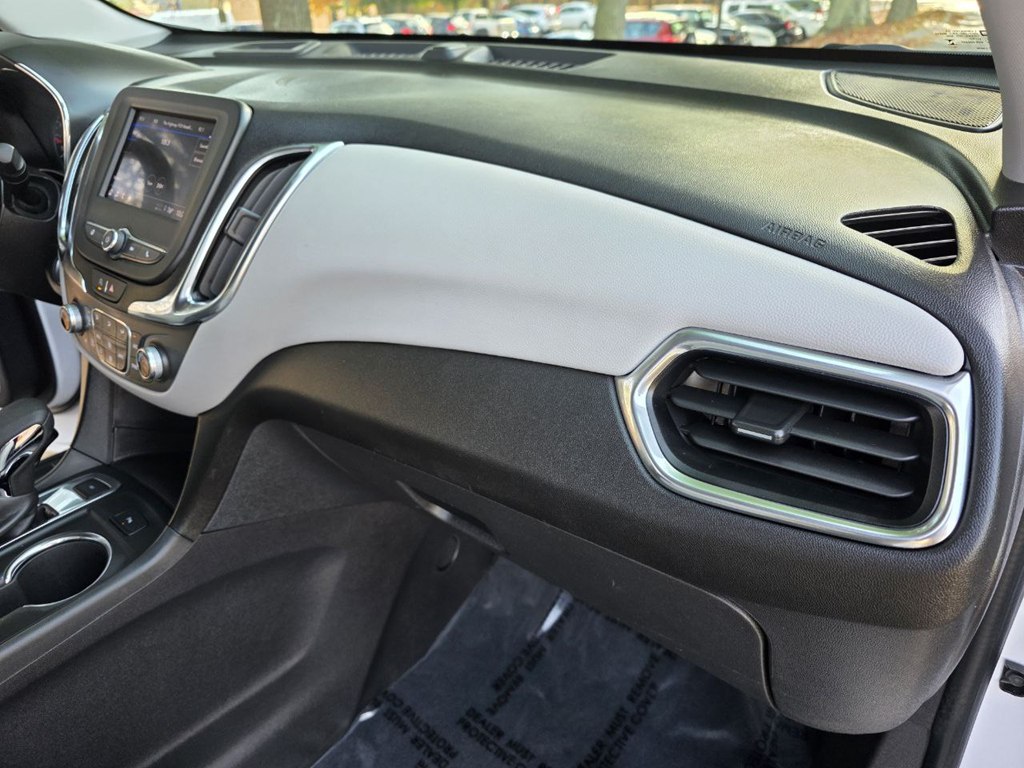 Photo 31 of this CHEVROLET EQUINOX