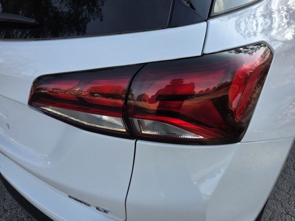 Photo 32 of this CHEVROLET EQUINOX