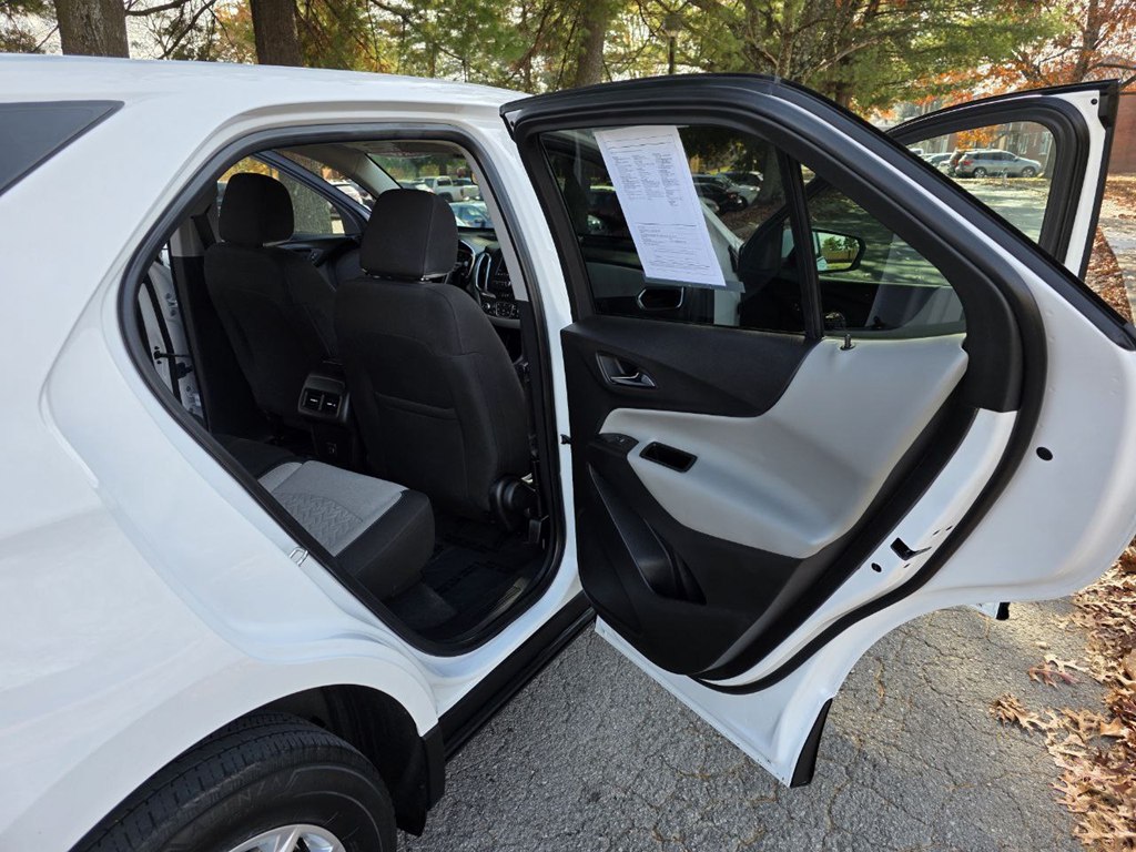 Photo 13 of this CHEVROLET EQUINOX