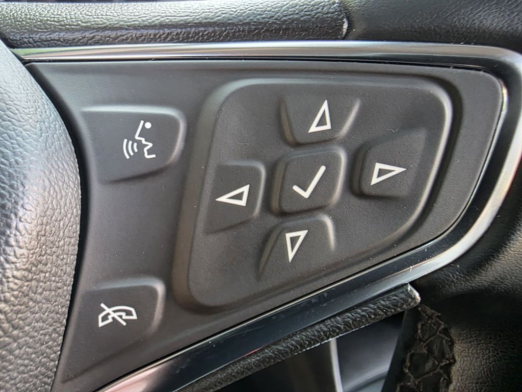 Photo 24 of this CHEVROLET EQUINOX