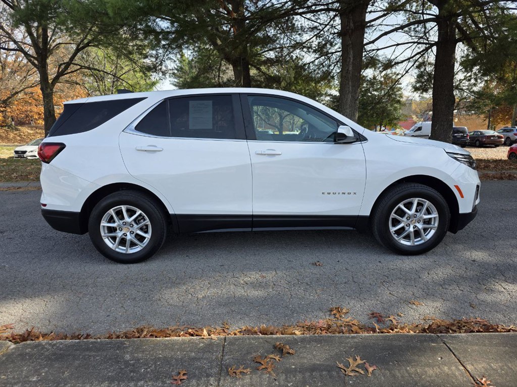 Photo 7 of this CHEVROLET EQUINOX