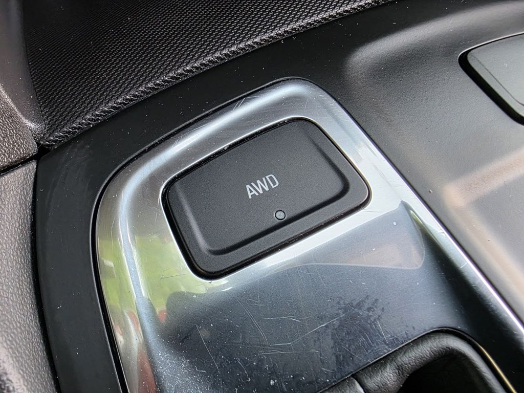 Photo 20 of this CHEVROLET EQUINOX