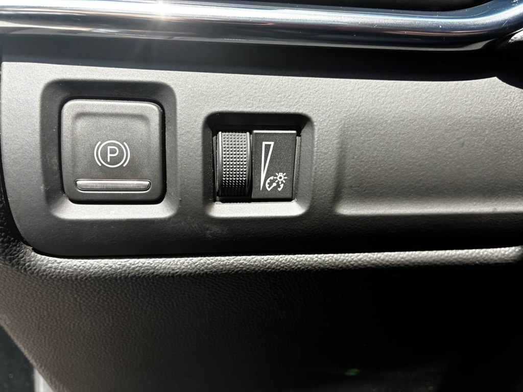 Photo 17 of this CADILLAC XT4