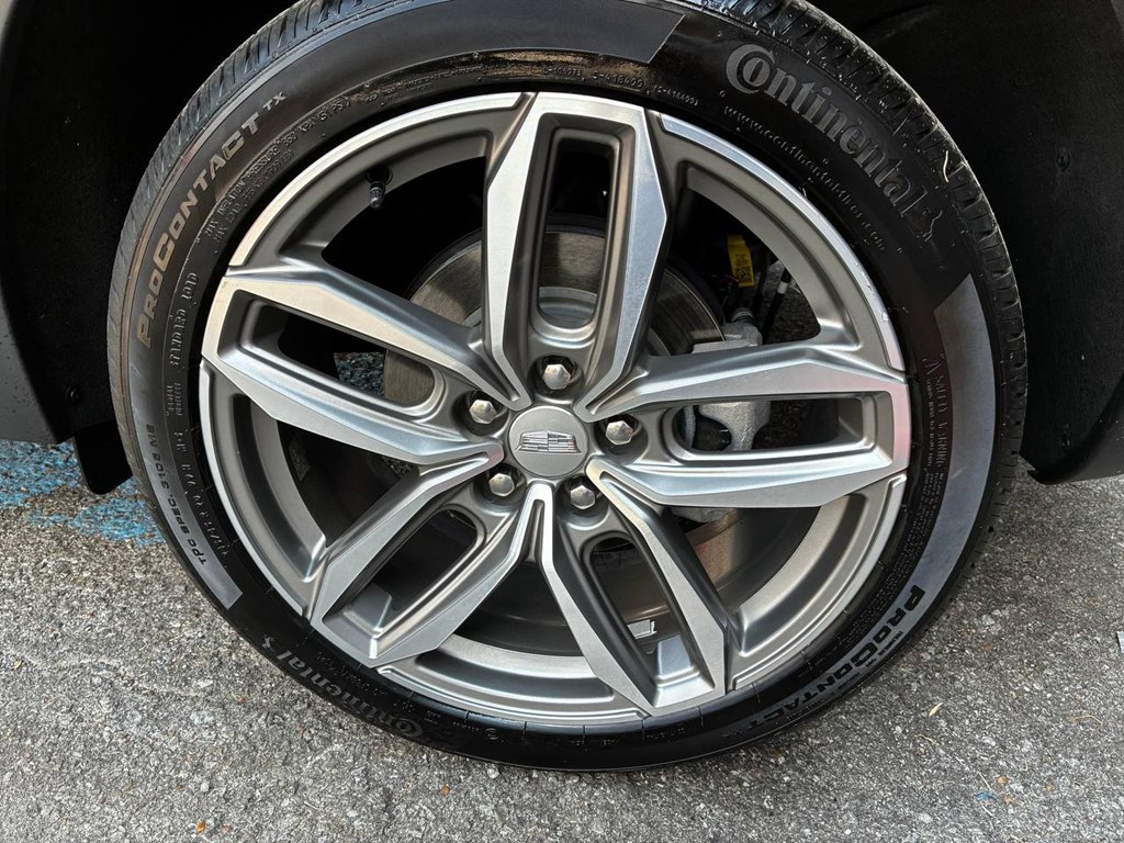 Photo 33 of this CADILLAC XT4